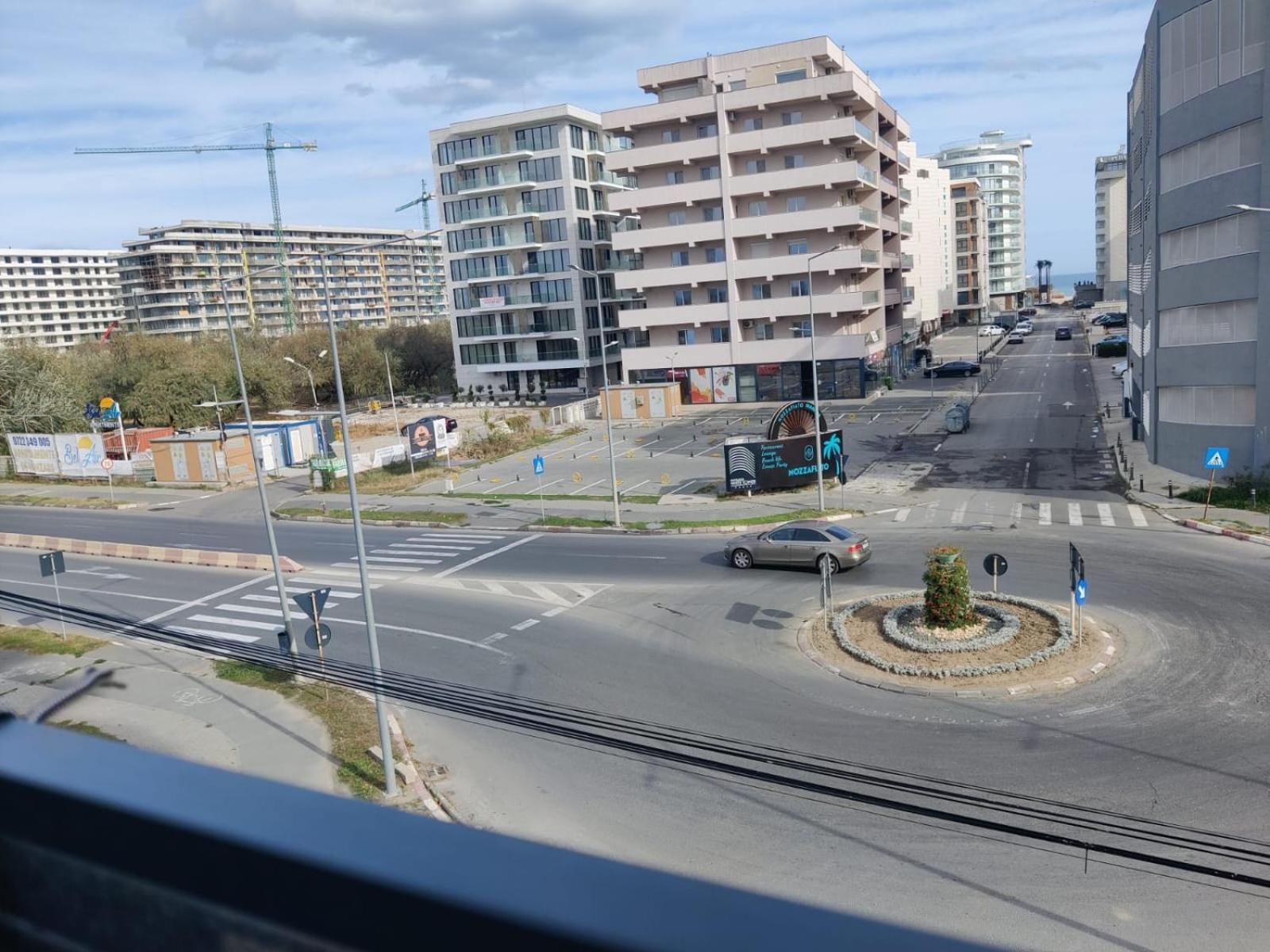 Koya Tower By The Lake Apartments Mamaia Eksteriør billede